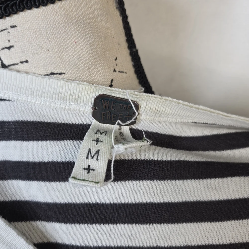 We the free stripedvlong sleeve top sz M - Picture 3 of 3